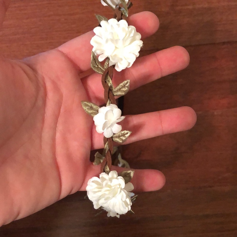 🌵 Francesca’s • Flower Headband - Picture 2 of 2